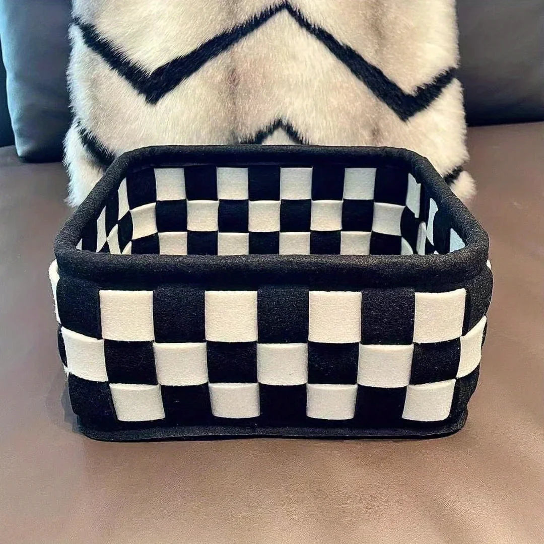 Checkered organizer basket – for toys and snacks