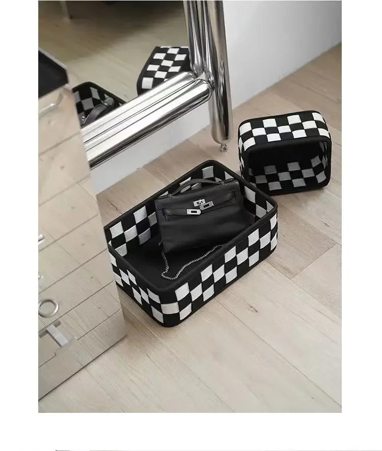 Checkered organizer basket – for cosmetics and toiletries