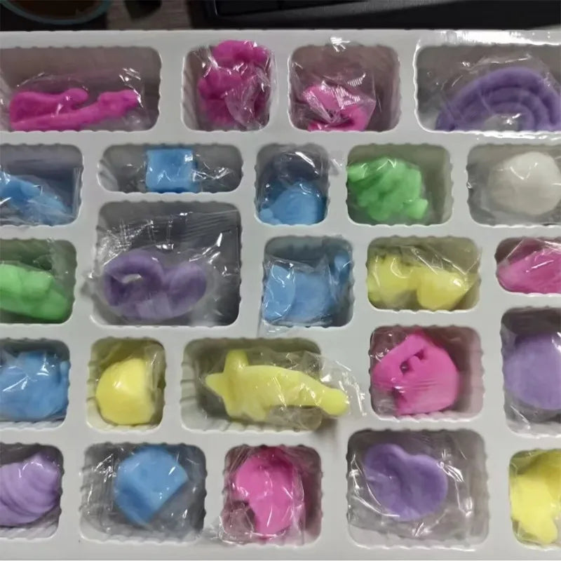 Christmas advent calendar with tactile surprises – with 24 surprise compartments