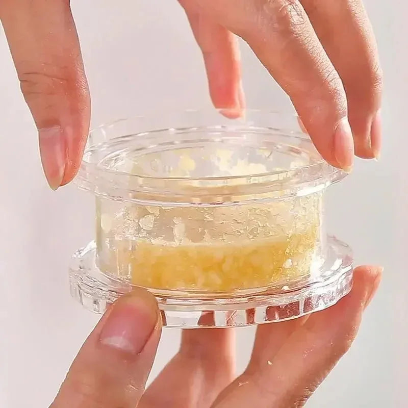 Manual twist garlic crusher – for everyday cooking